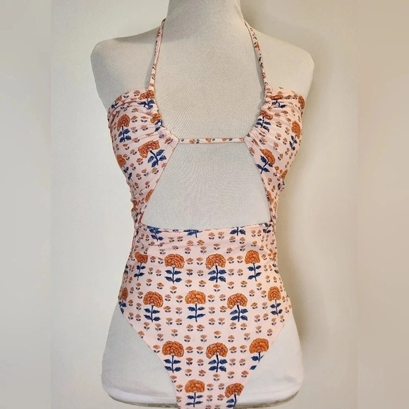 NWT || CITRINE || Carson bathing suit/sarong set. - Picture 4 of 13
